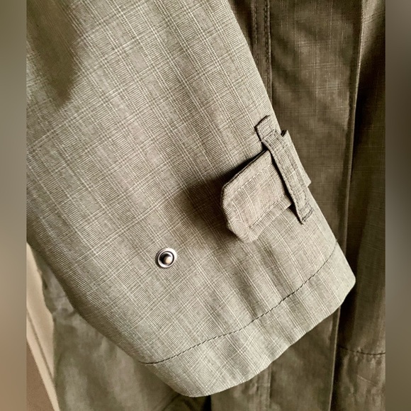 ATHLETA HOODED RAINCOAT - Picture 4 of 13